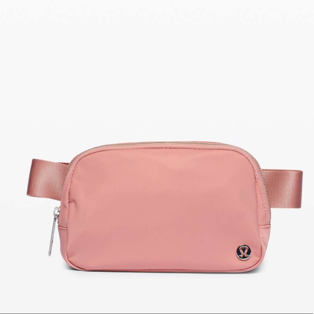 Lululemon Everywhere Belt Bag